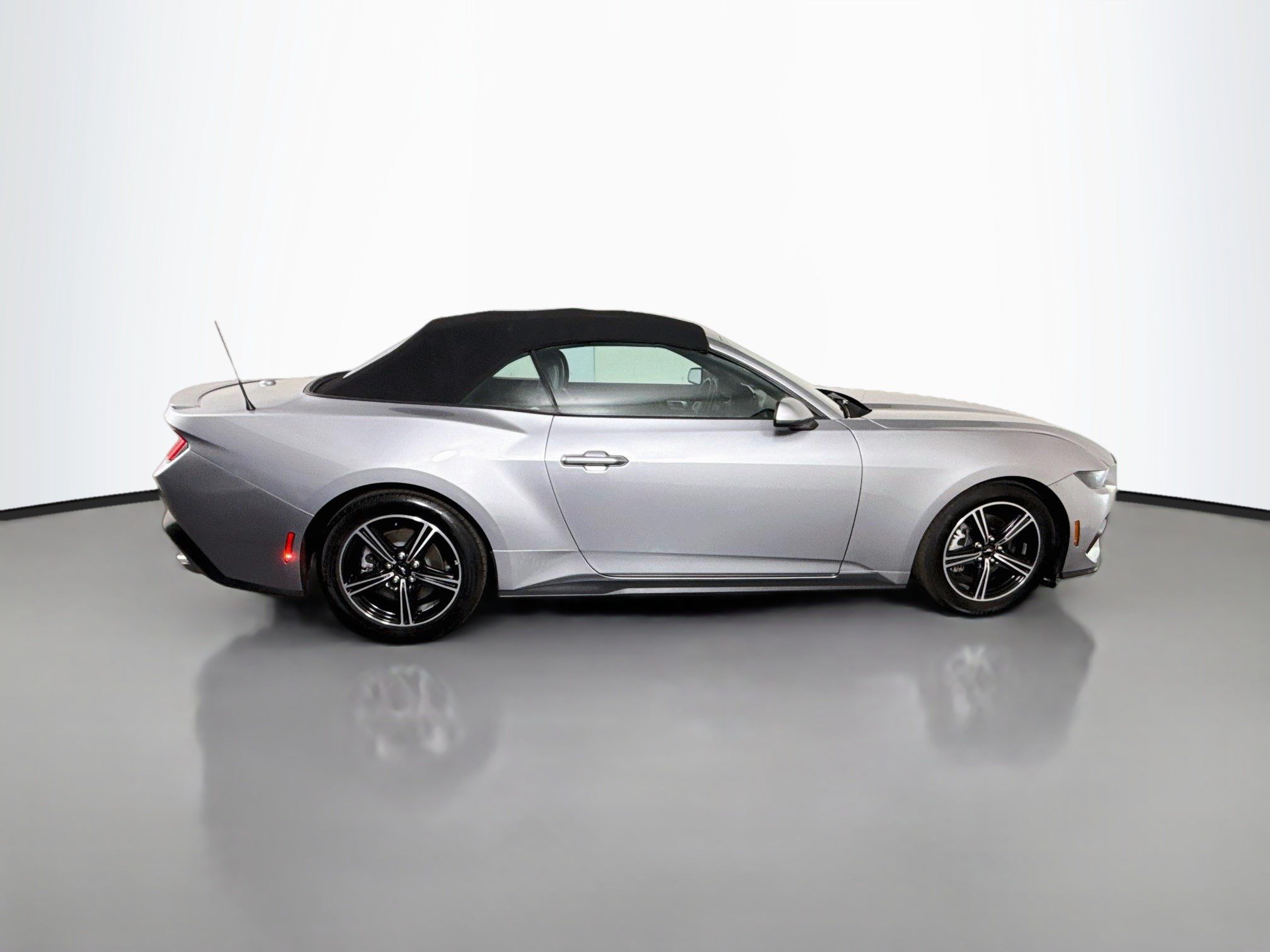 Used 2025 Ford Mustang Premium RWD image 11