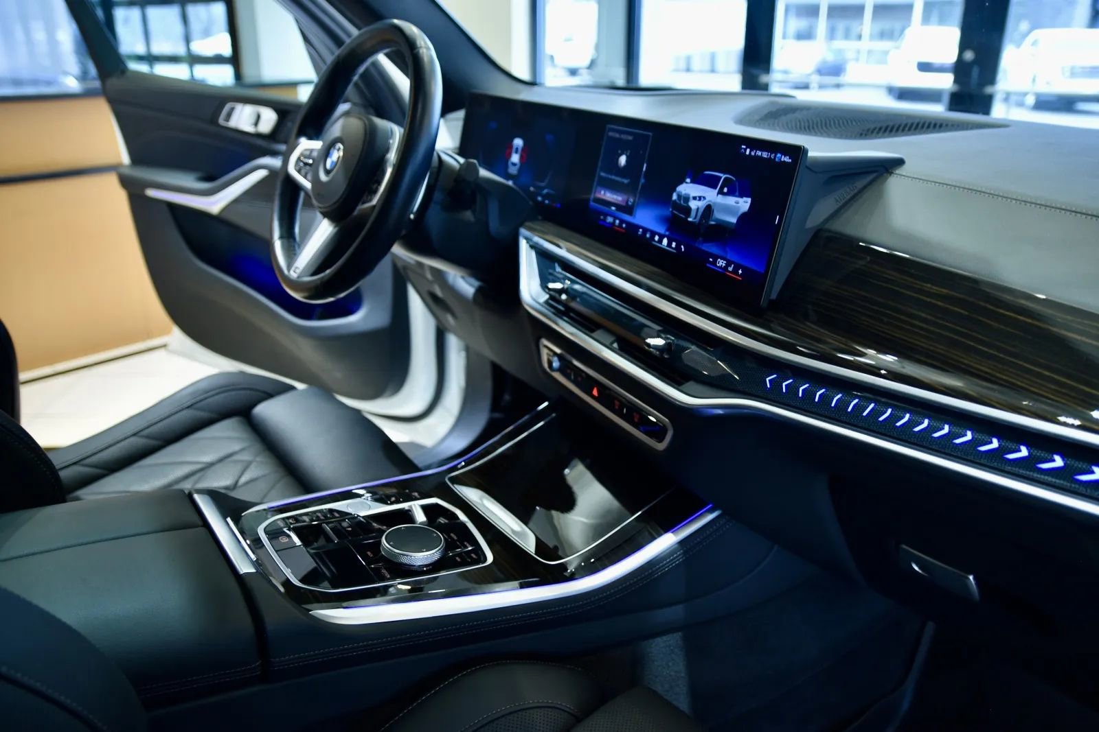 Used 2024 BMW X5 xDrive40i w/ M Sport Package image 26