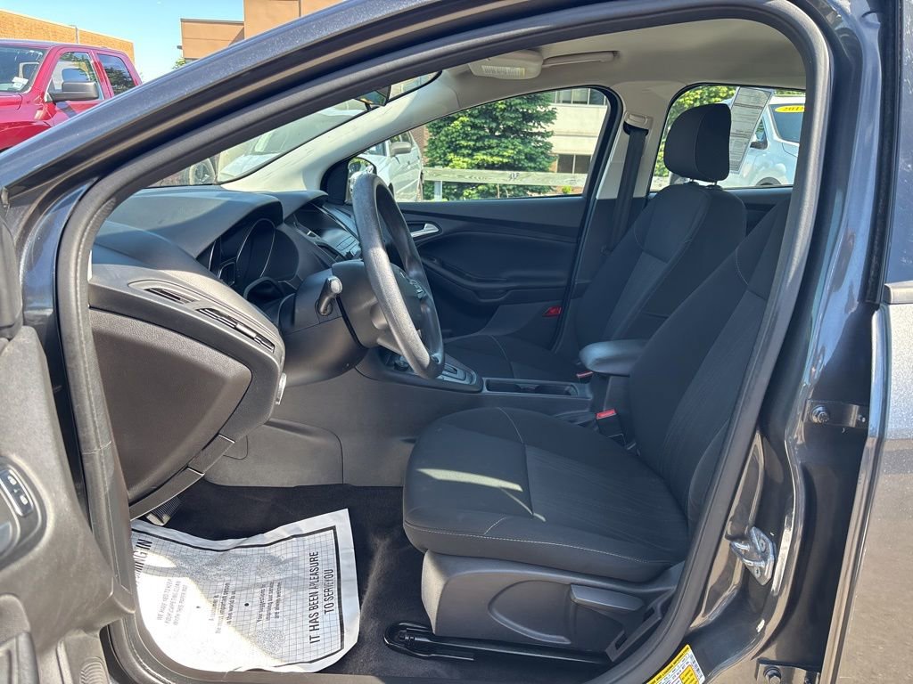 Used 2018 Ford Focus SE FWD image 9