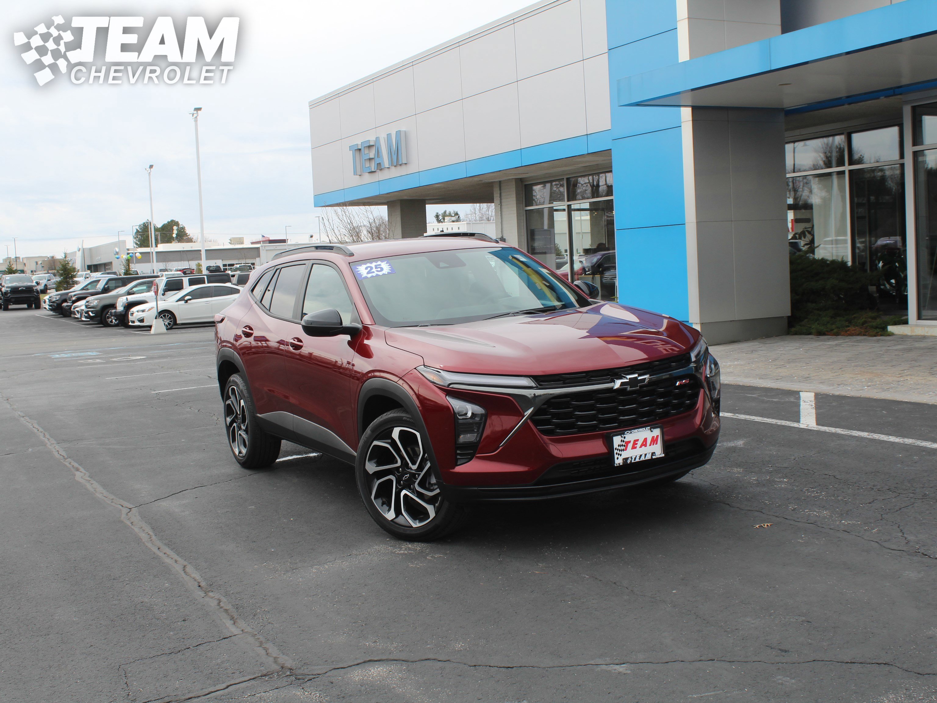 Used 2025 Chevrolet Trax RS w/ Driver Confidence Package image 2