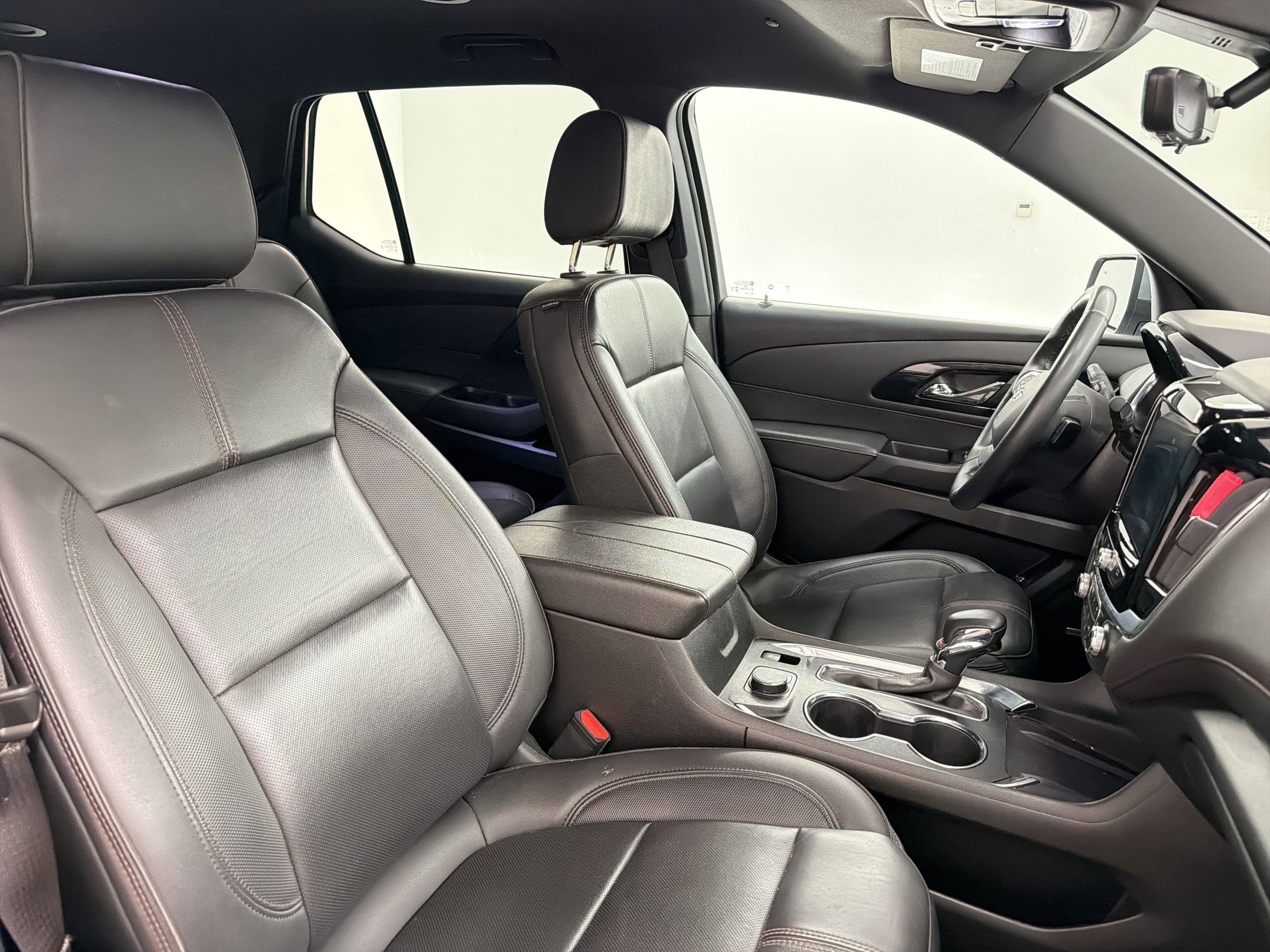 Used 2023 Chevrolet Traverse RS FWD image 29