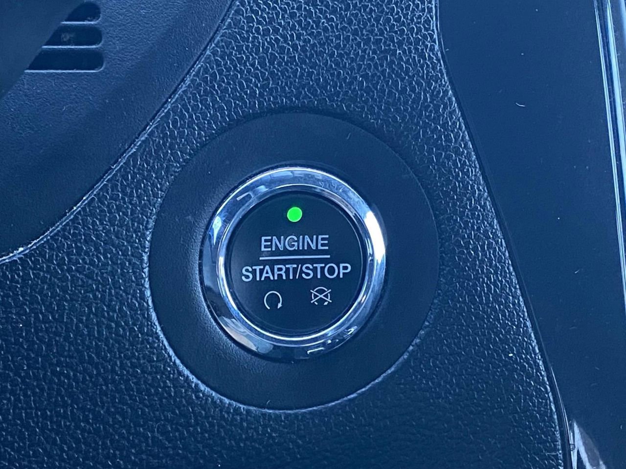 Used 2018 Ford Explorer XLT w/ Equipment Group 202A image 24