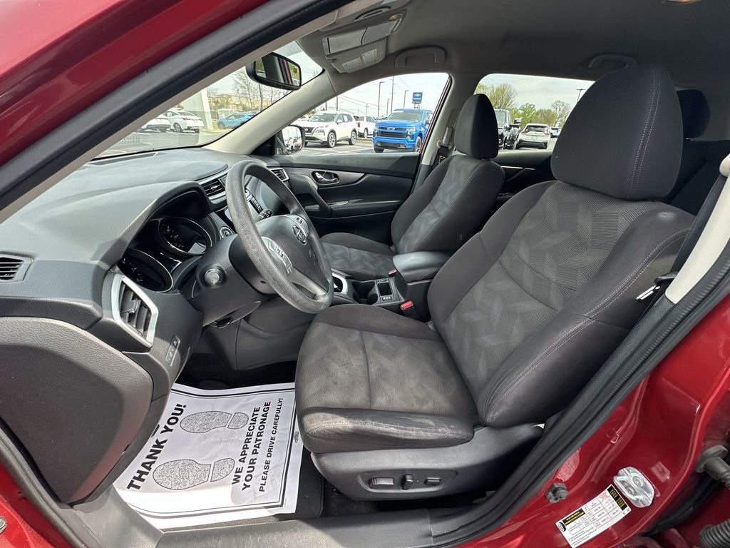 Used 2016 Nissan Rogue SV w/ SV Premium Package image 11