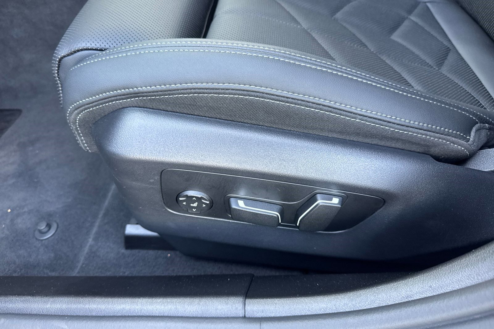 Used 2026 BMW i5 eDrive40 image 13