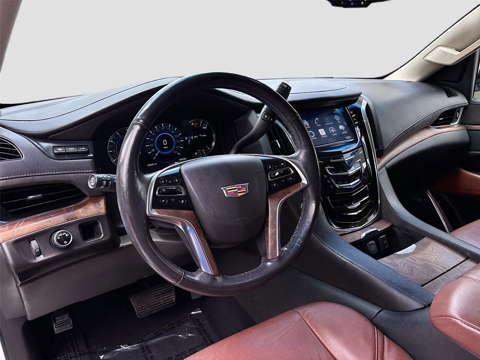 Used 2016 Cadillac Escalade Luxury RWD image 9