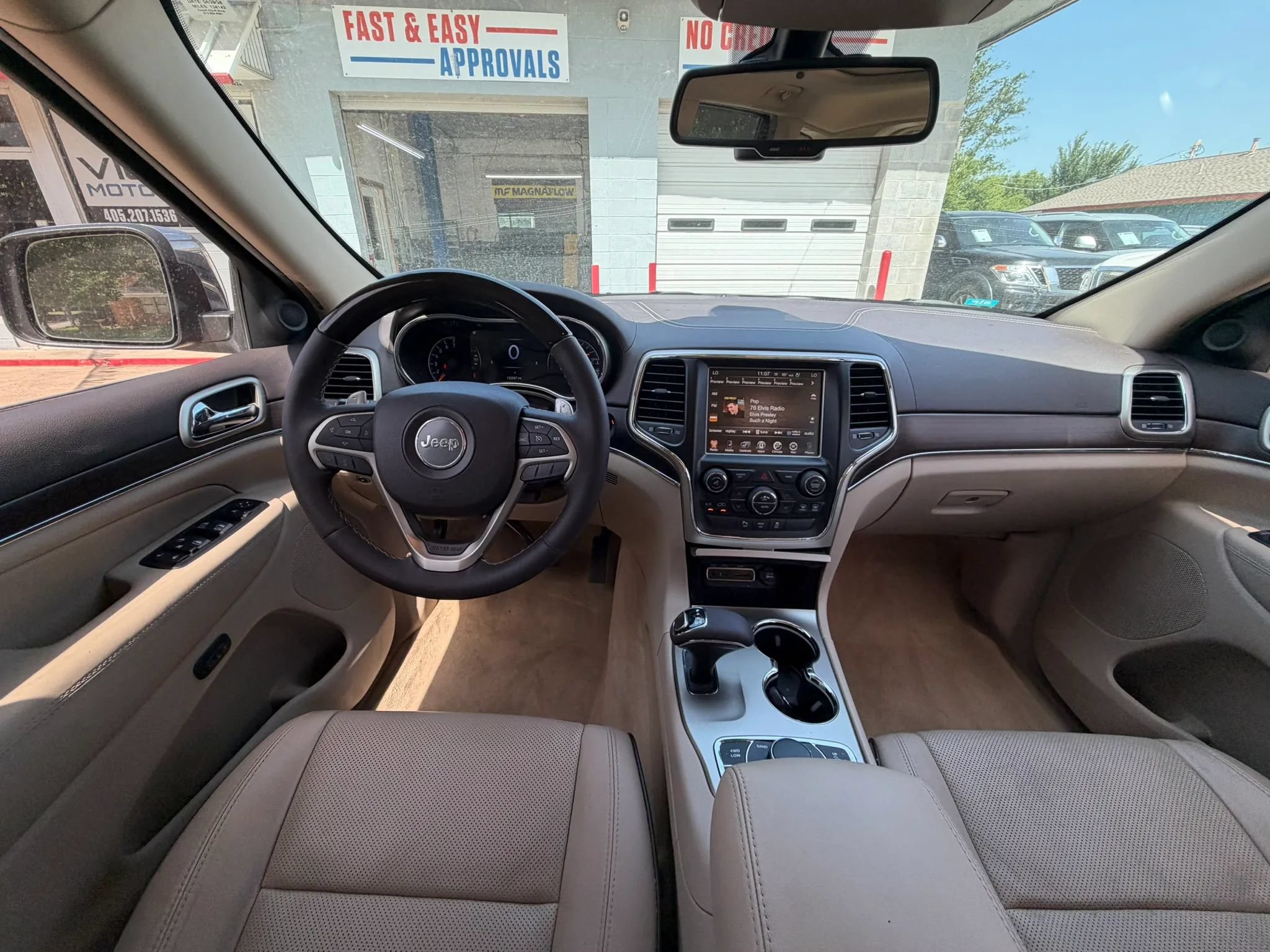 Used 2014 Jeep Grand Cherokee Overland AWD/4WD image 12