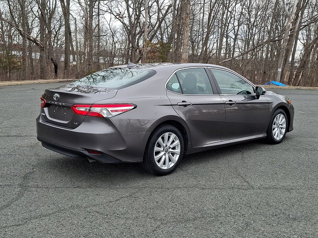 Used 2020 Toyota Camry LE FWD image 9