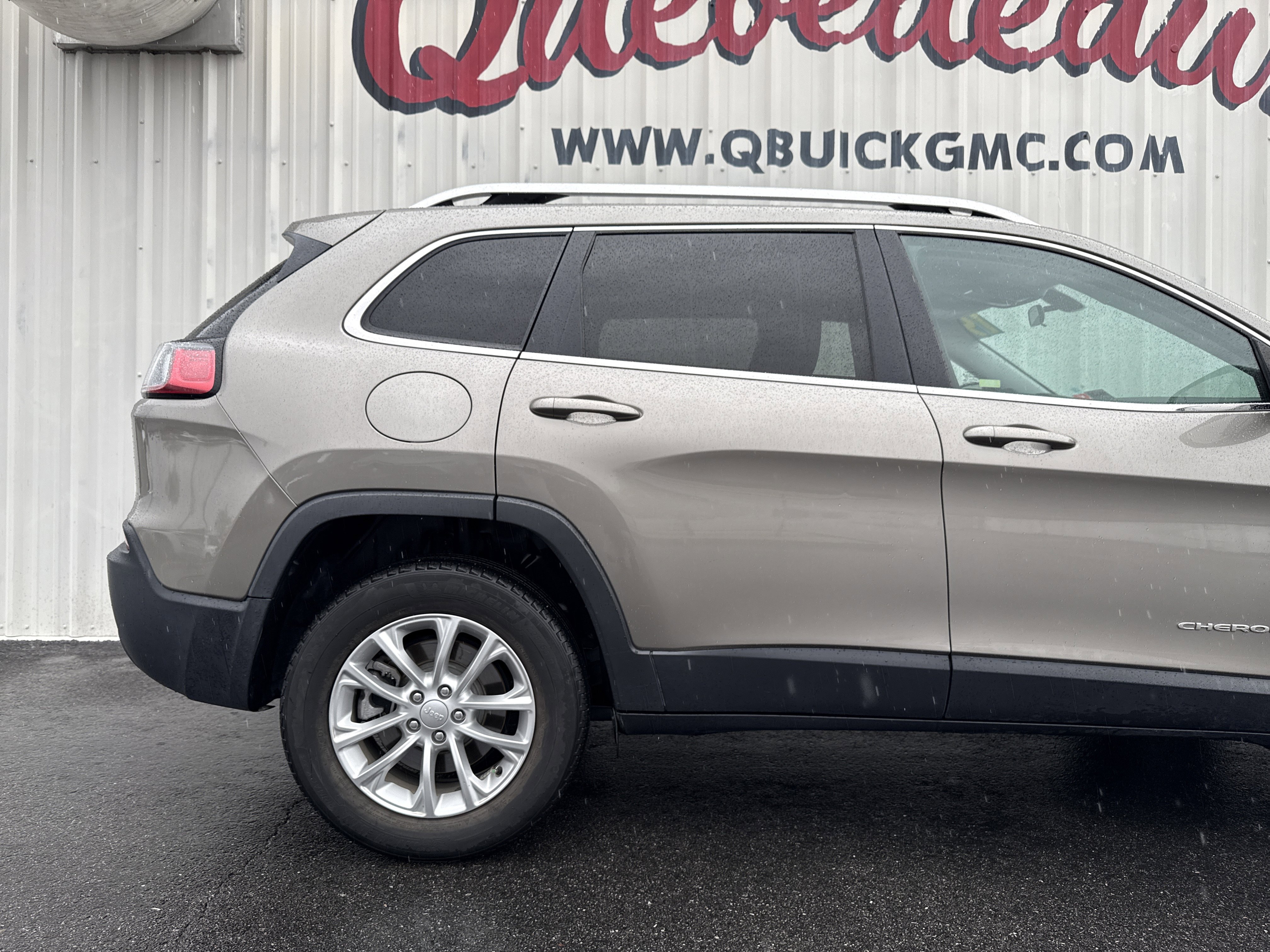 Used 2019 Jeep Cherokee Latitude w/ Popular Appearance Group image 38