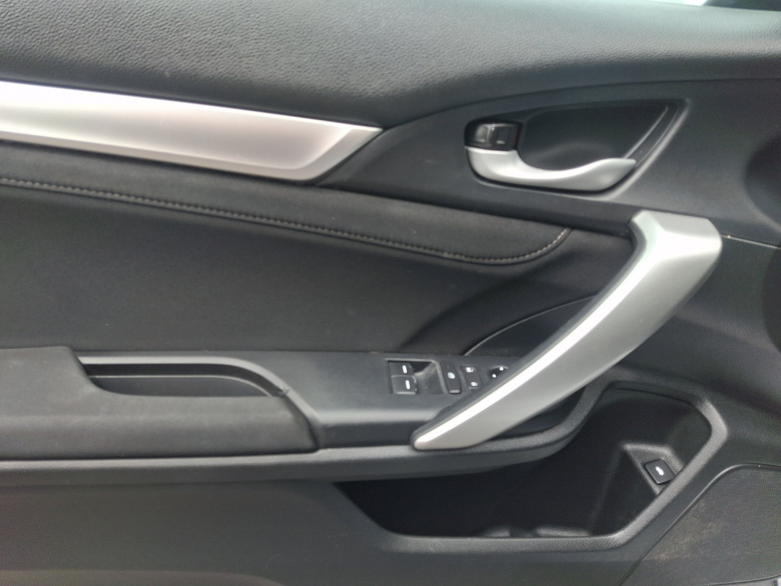 Used 2020 Honda Civic EX image 12