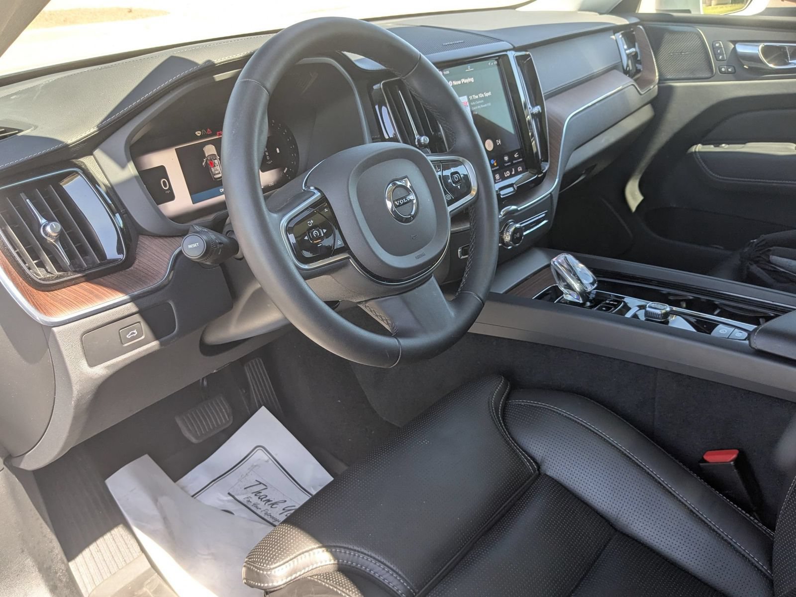 Used 2023 Volvo XC60 B5 Ultimate w/ Climate Package FWD image 15