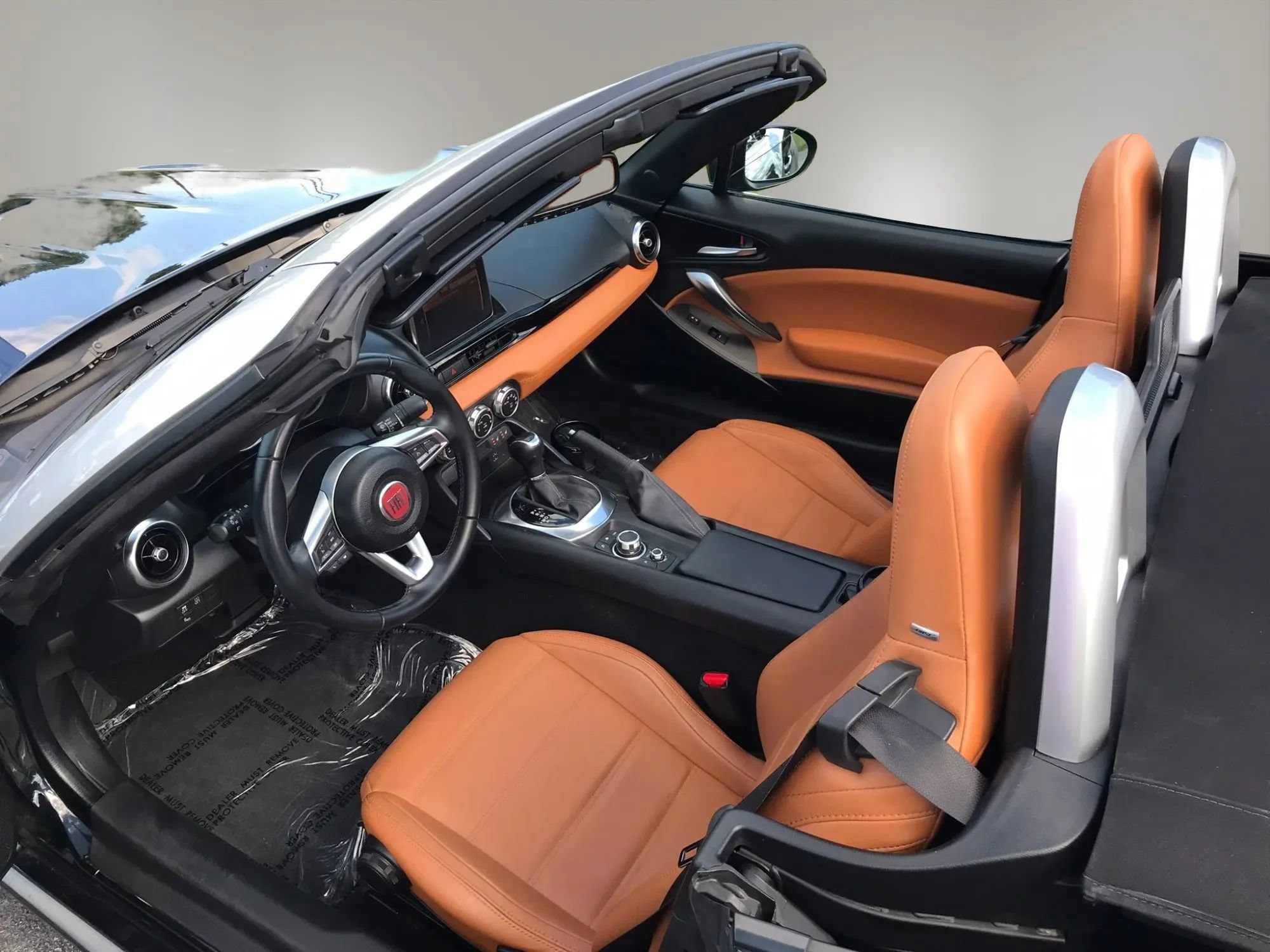 Used 2017 FIAT 124 Spider Lusso RWD image 3