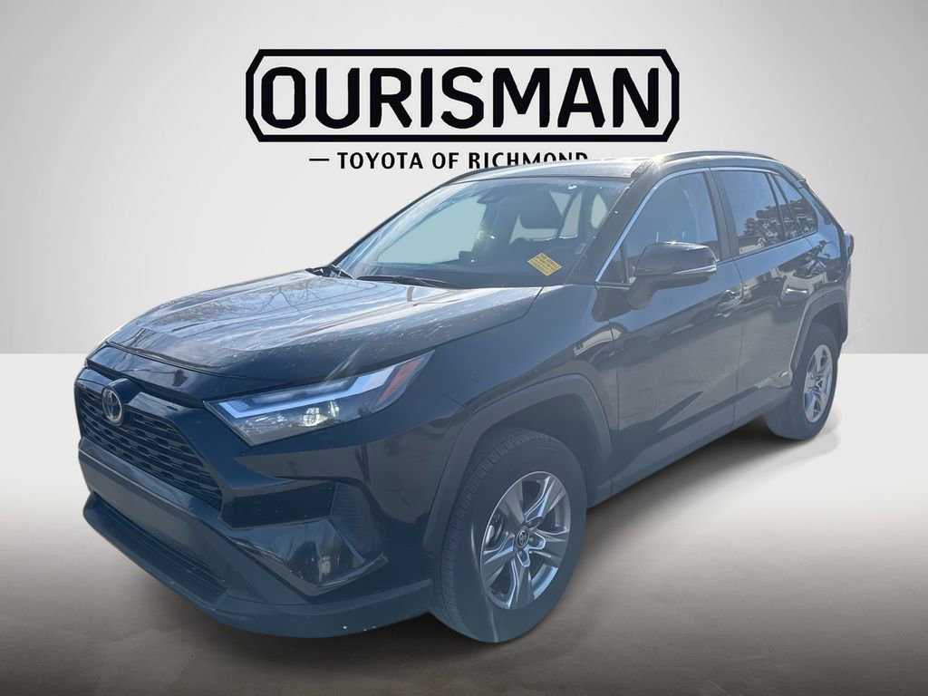 Used 2025 Toyota RAV4 XLE image 3