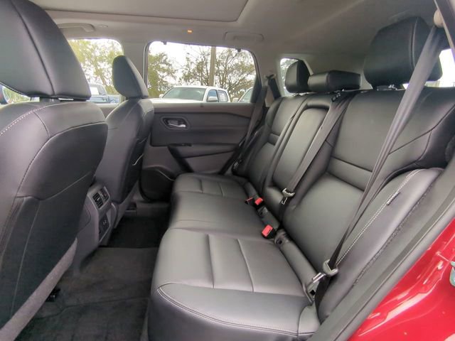 Used 2023 Nissan Rogue SL w/ SL Premium Package image 16