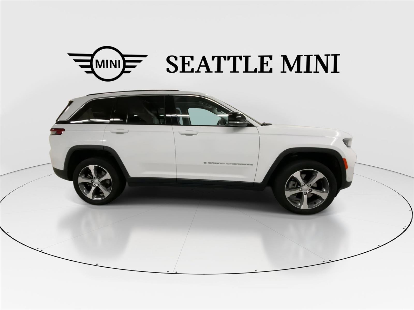 Used 2022 Jeep Grand Cherokee Limited 4xe w/ Luxury Tech Group II image 13