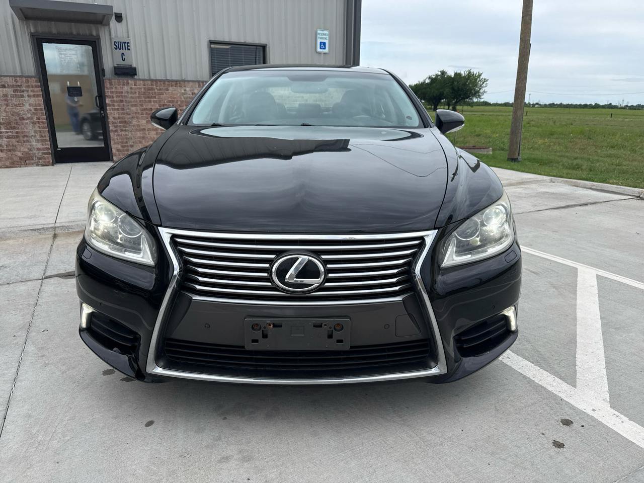 Used 2013 Lexus LS 460 AWD w/ Comfort Pkg image 5
