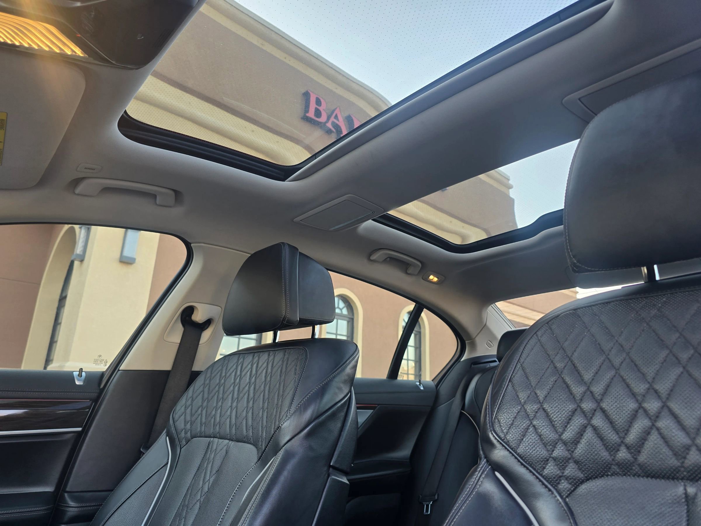 Used 2018 BMW 750i xDrive AWD/4WD image 39