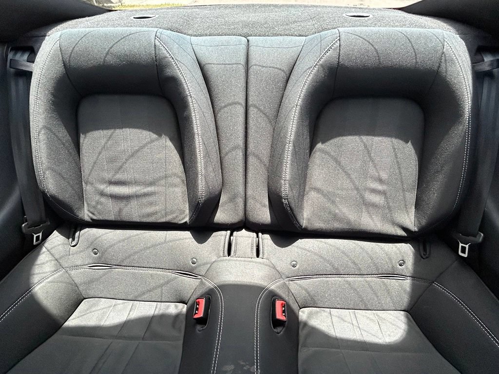 Used 2018 Ford Mustang Coupe RWD image 13
