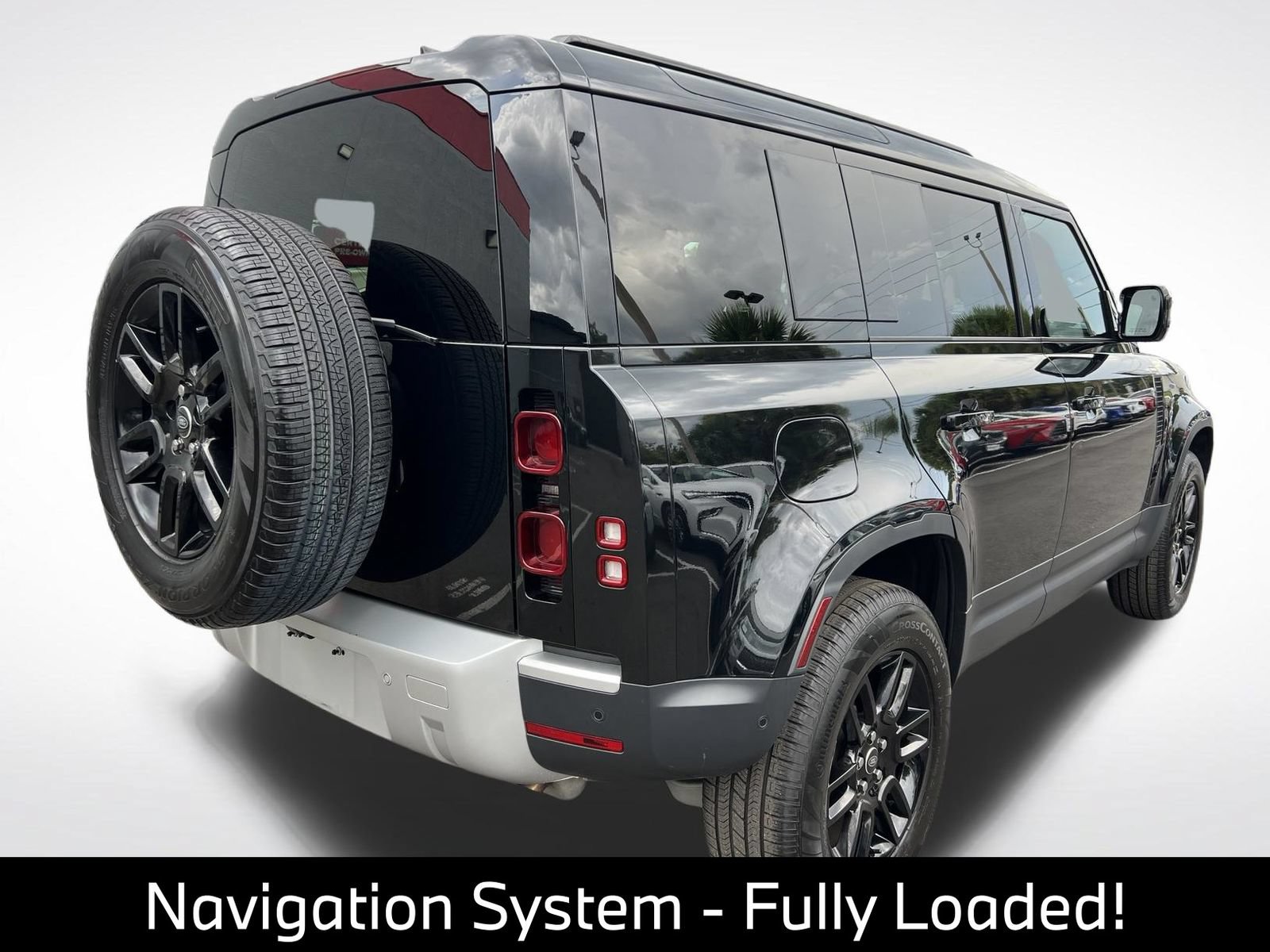 Used 2025 Land Rover Defender 110 S AWD/4WD image 12