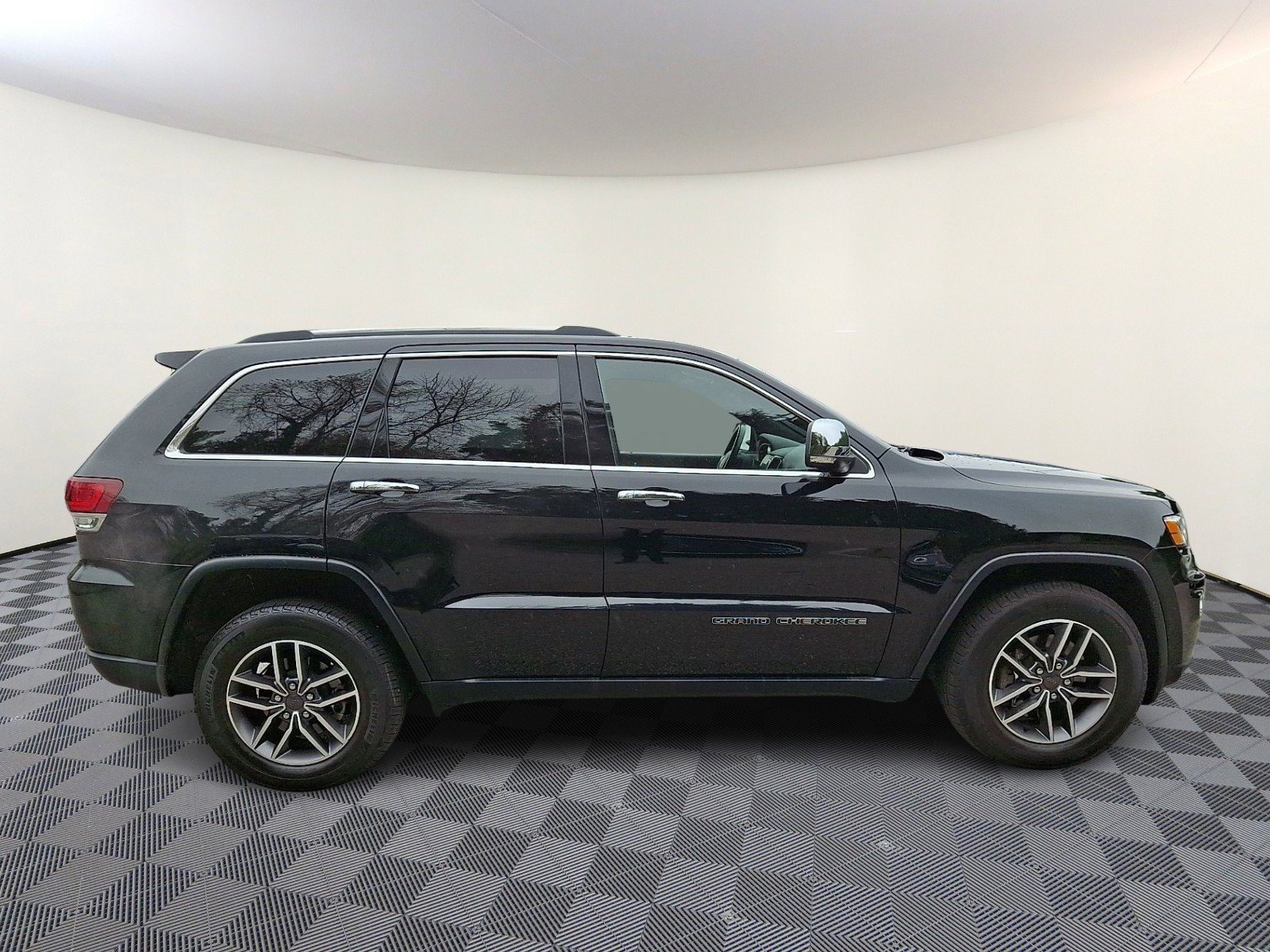 Used 2021 Jeep Grand Cherokee Limited AWD/4WD image 7