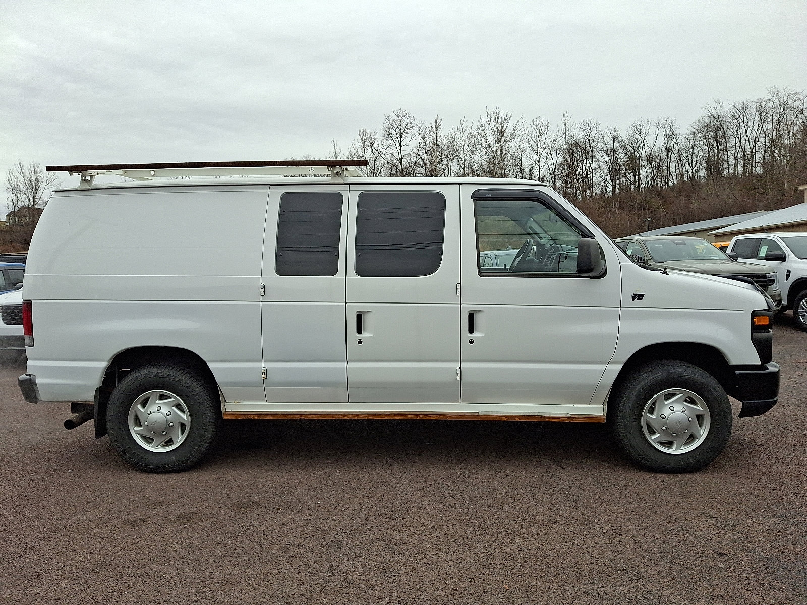 Used 2012 Ford E-250 and Econoline 250 w/ Commercial Cargo Van Pkg image 12