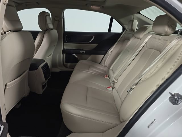 Used 2020 Lincoln Continental AWD w/ Premium Package image 15
