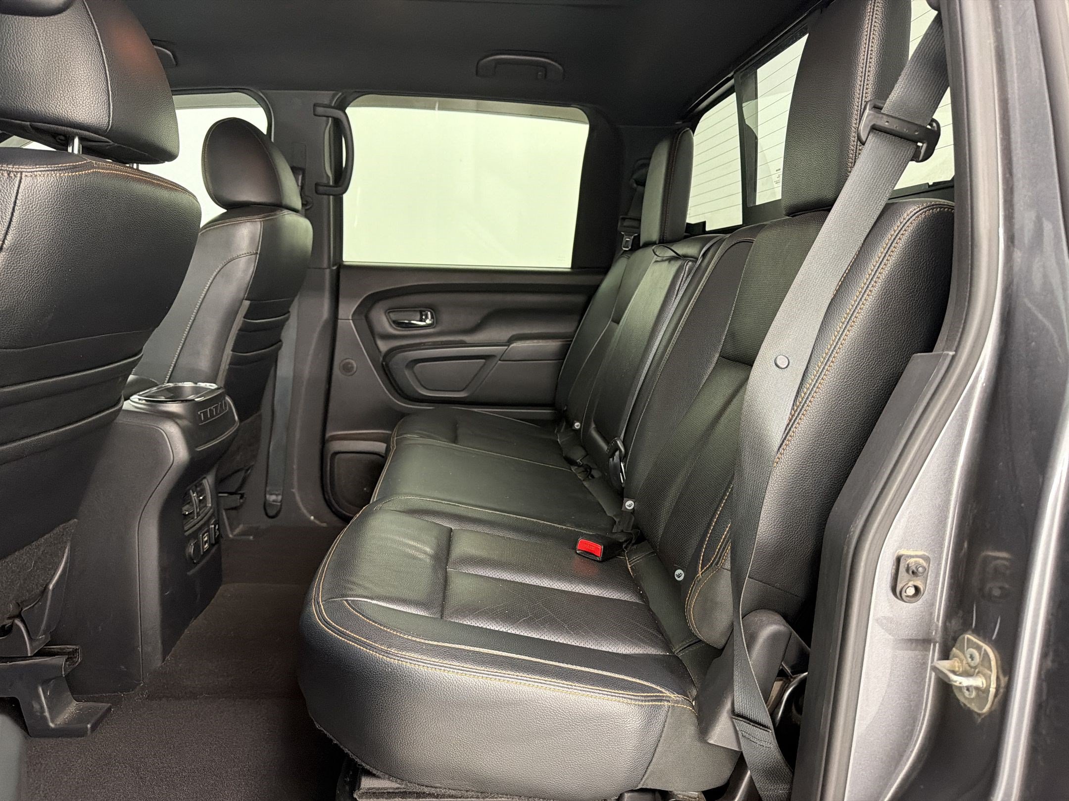 Used 2019 Nissan Titan SL w/ Midnight Edition AWD/4WD image 24