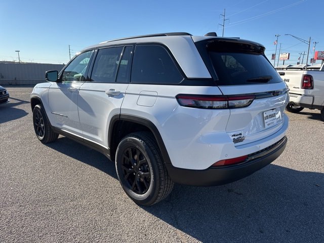 New 2025 Jeep Grand Cherokee Altitude image 4