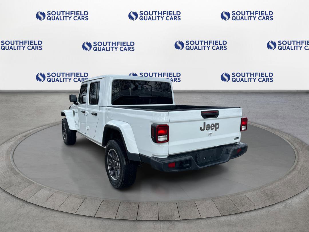 Used 2023 Jeep Gladiator Overland image 4