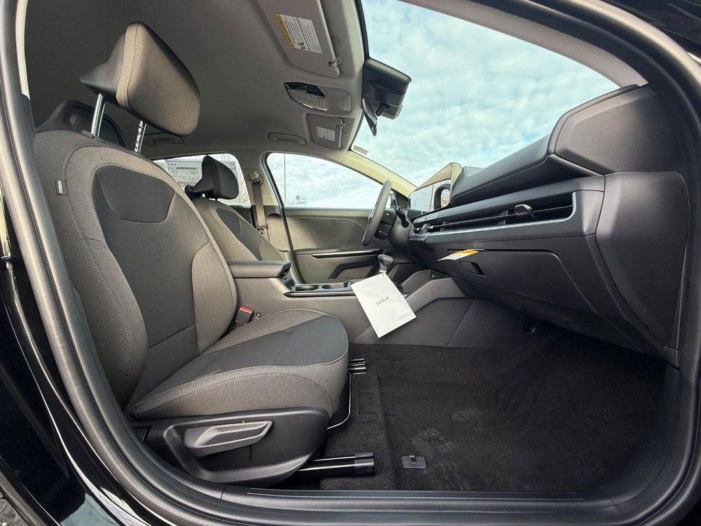 New 2026 Kia K4 LX image 11