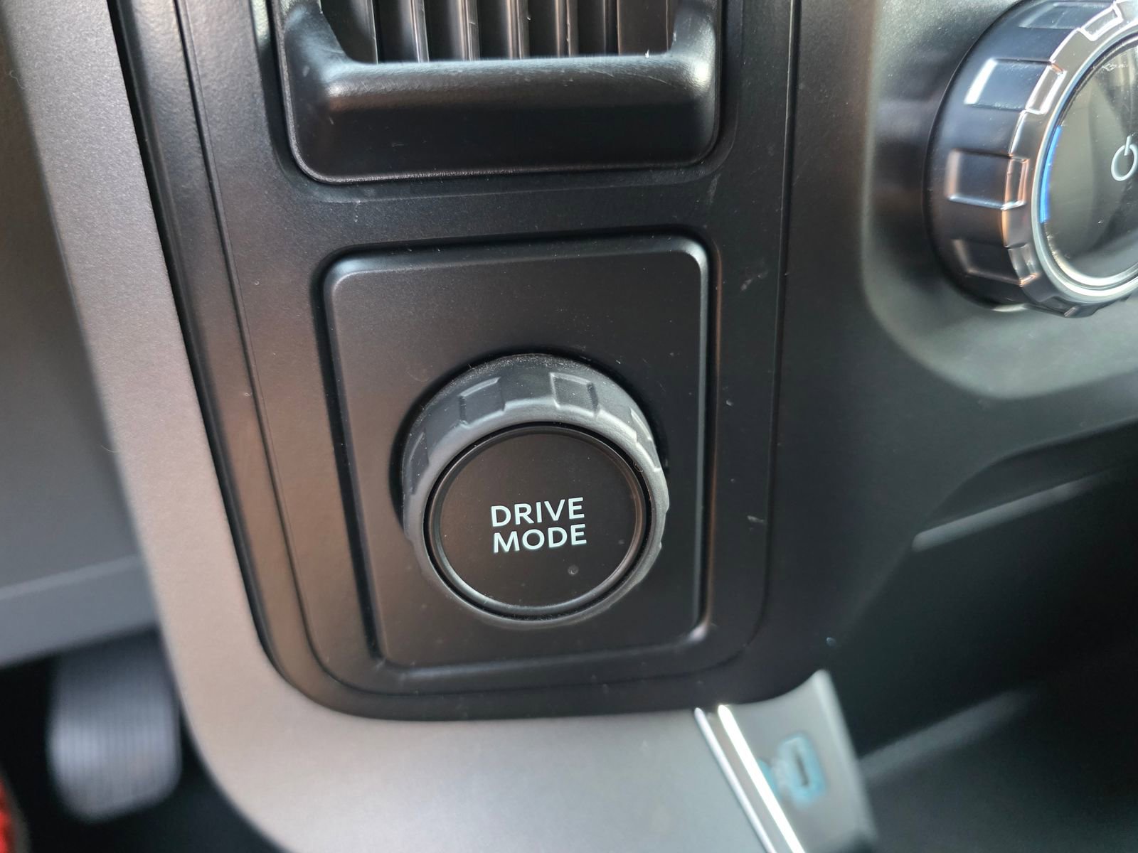 Used 2022 Ford F150 XLT w/ Equipment Group 301A Mid image 32