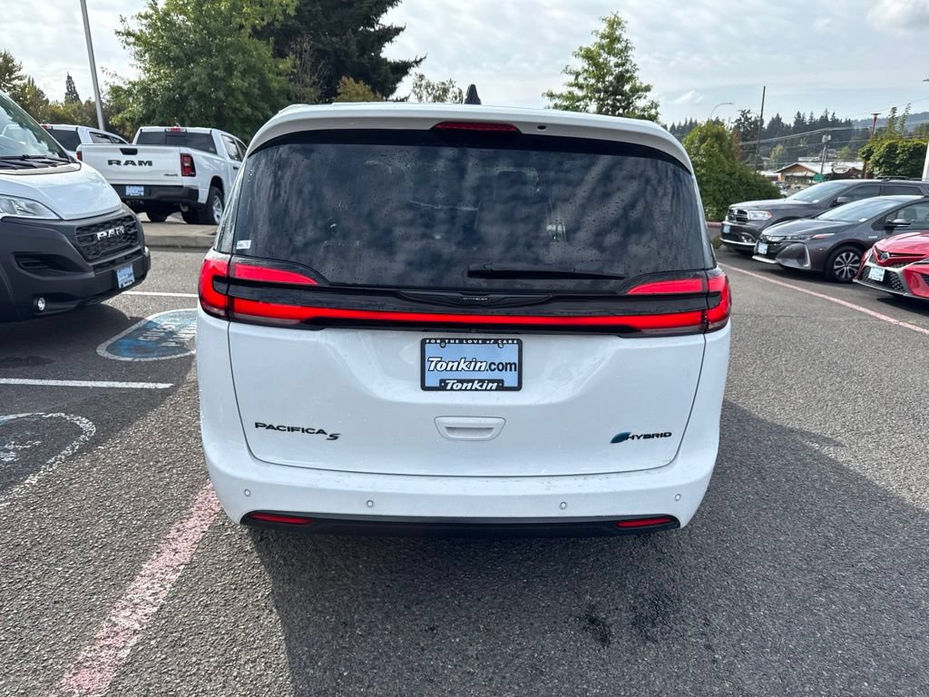 Used 2024 Chrysler Pacifica Limited FWD image 7