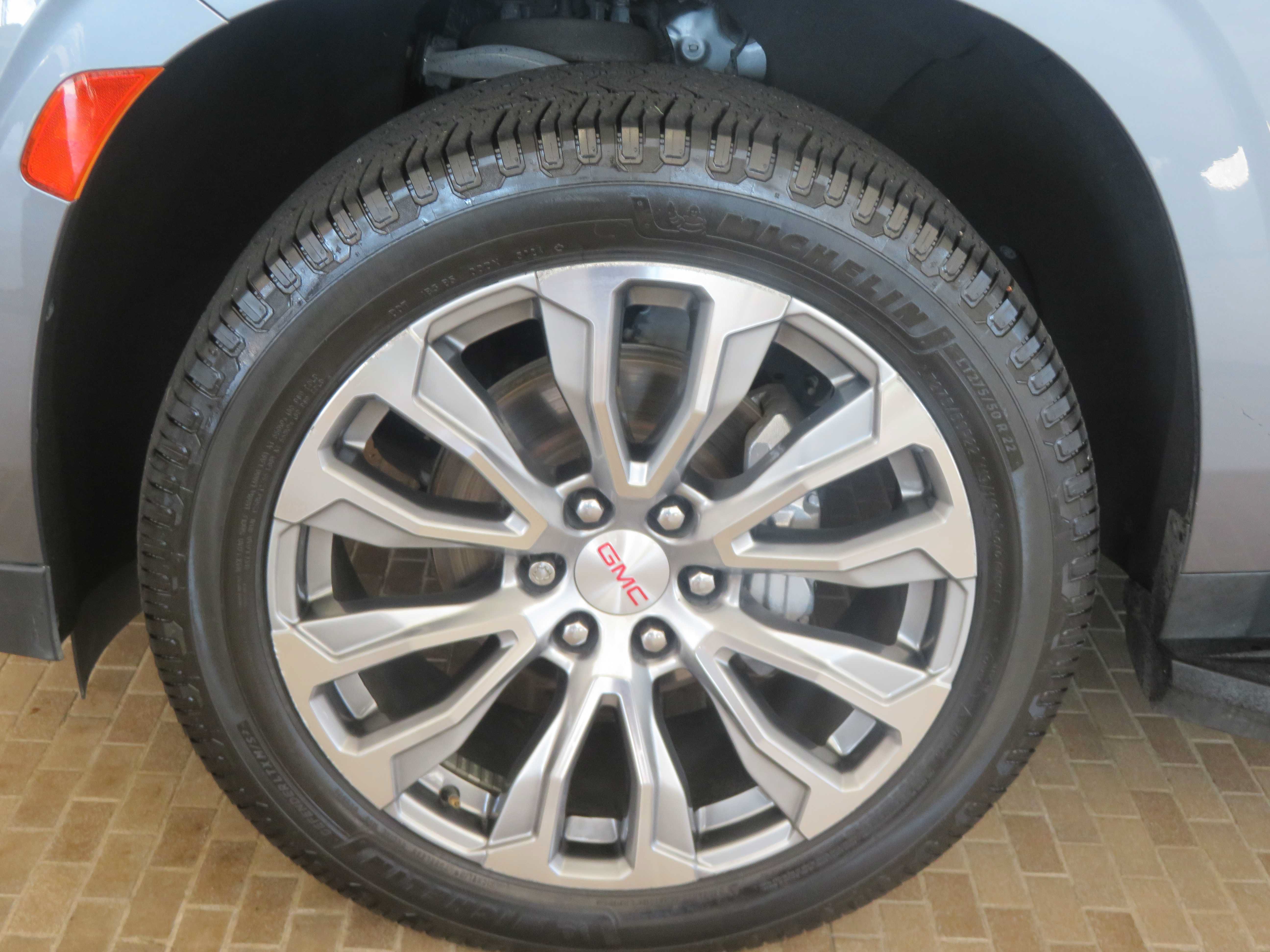 Used 2021 GMC Yukon Denali AWD/4WD image 7