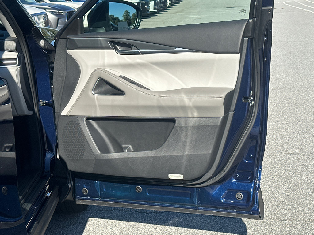 Certified 2027 INFINITI QX60 Luxe w/ Cargo Package FWD image 12