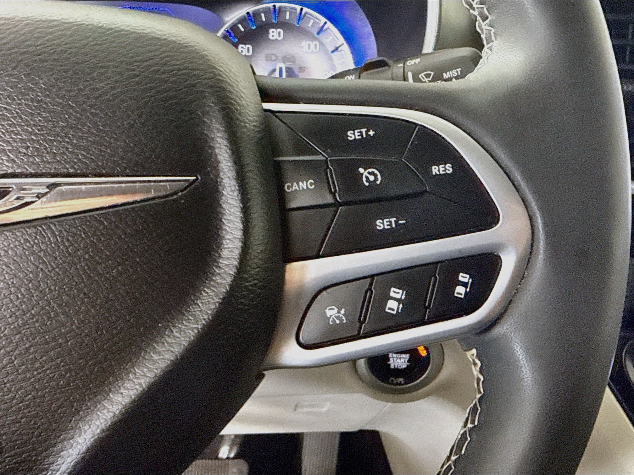 Used 2023 Chrysler Pacifica Touring-L FWD image 15
