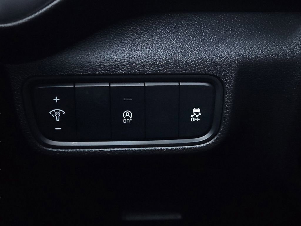 Used 2022 Kia Soul LX image 16