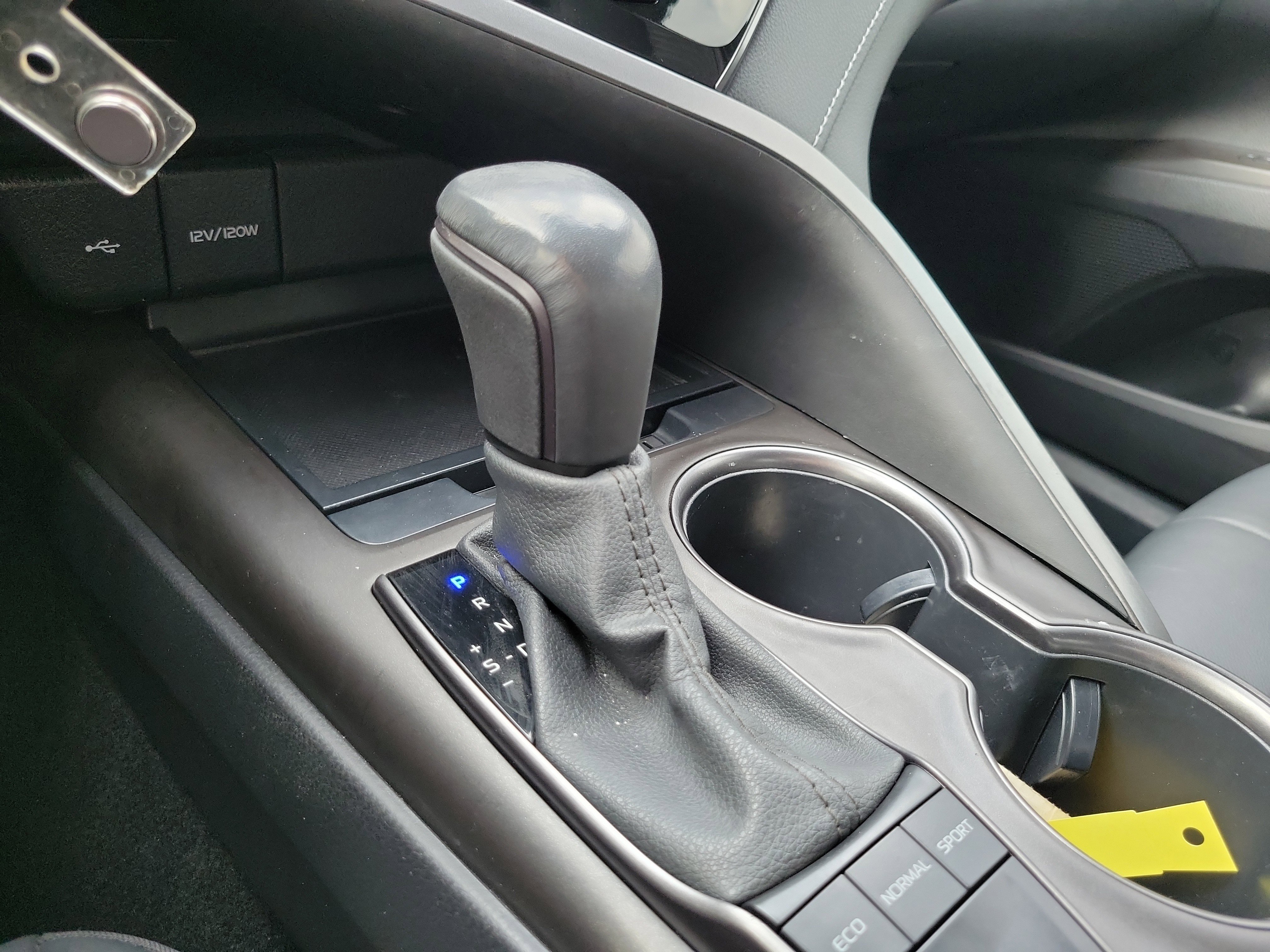 Used 2022 Toyota Camry SE image 28