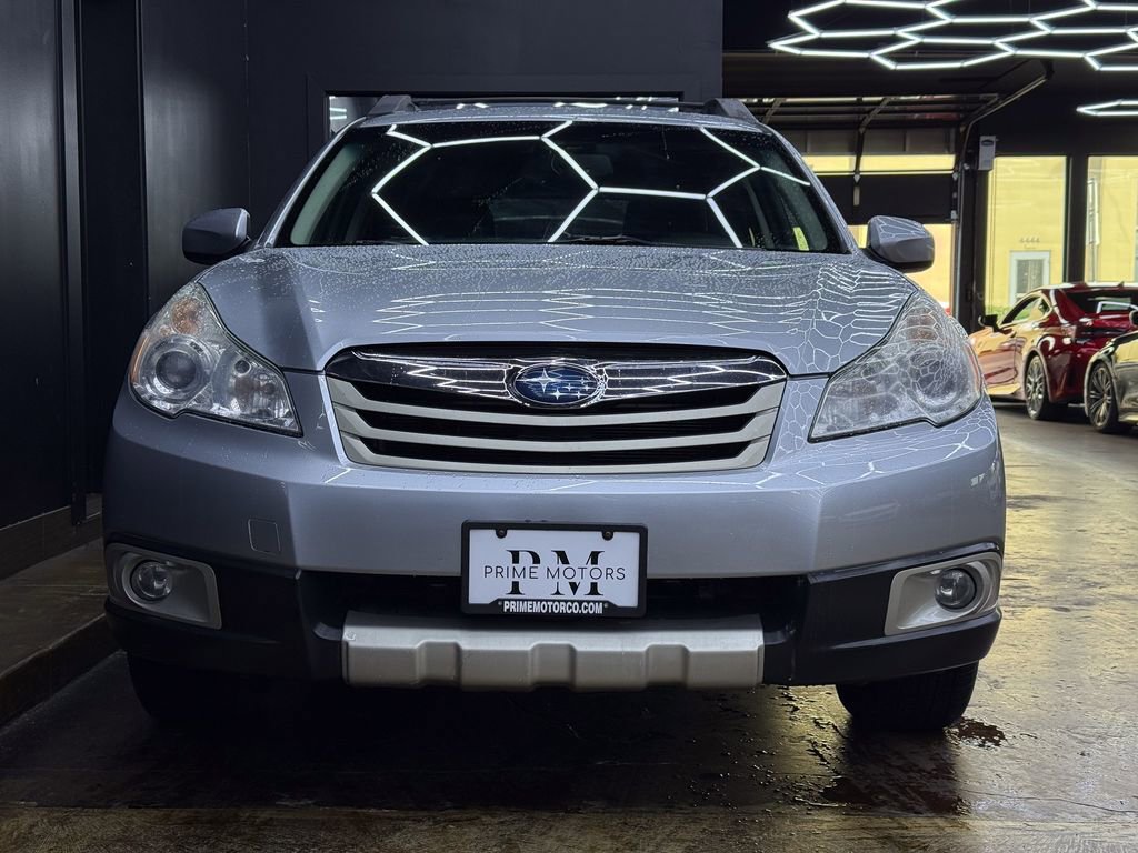 Used 2012 Subaru Outback 3.6R Limited image 2