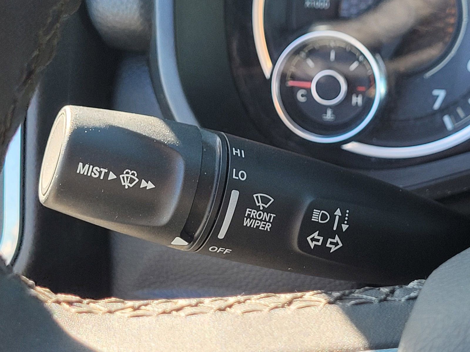 Used 2025 RAM 1500 Laramie image 25