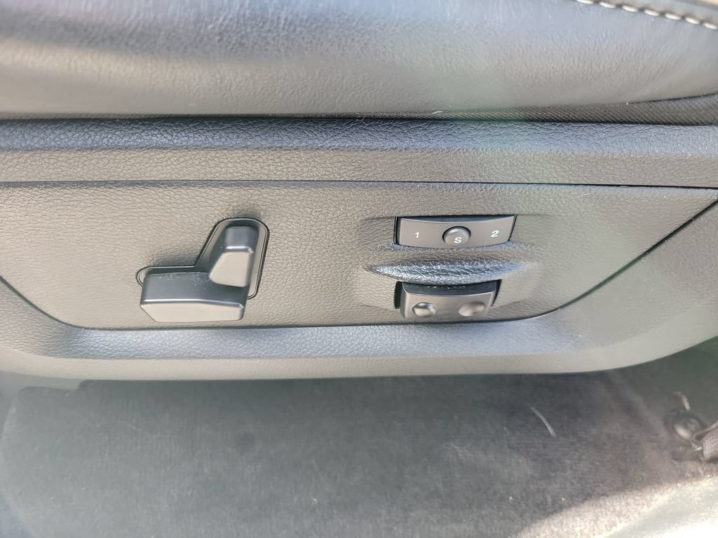 Used 2017 RAM 1500 Limited RWD image 16