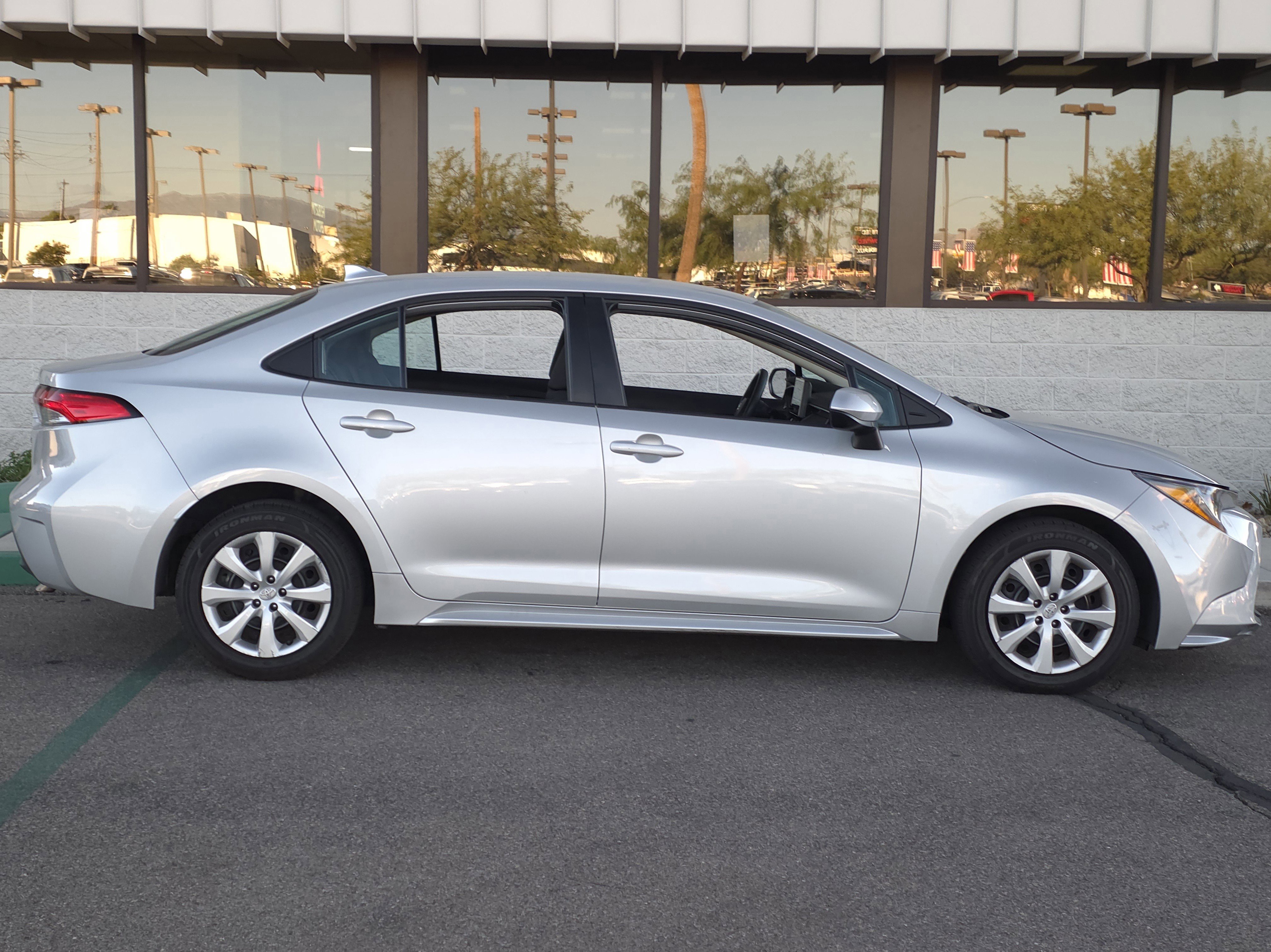 Used 2023 Toyota Corolla LE image 6