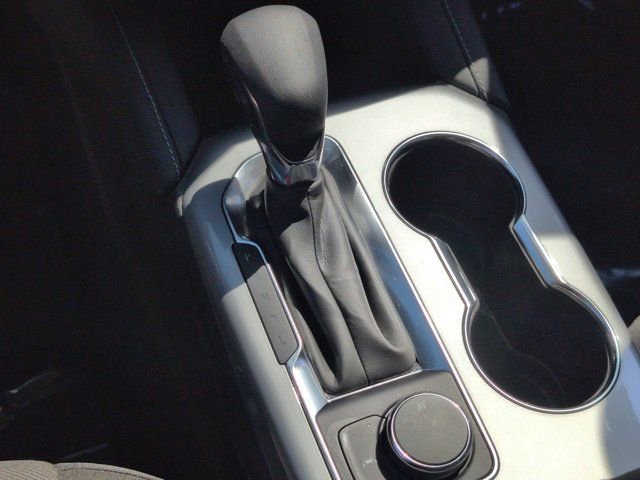 Used 2025 Chevrolet Blazer LT FWD image 19