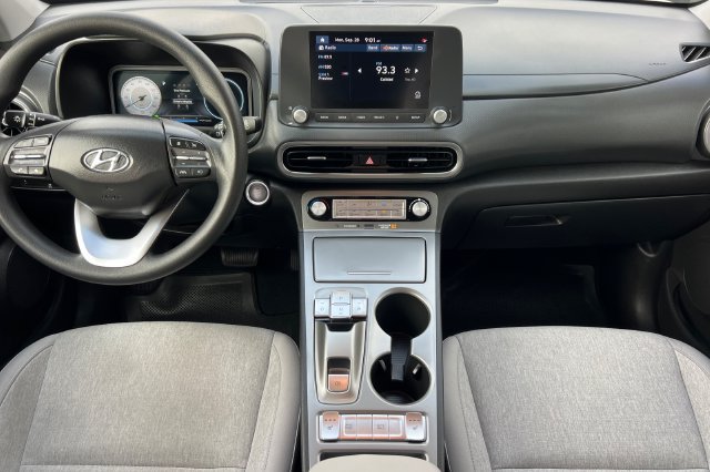 Used 2023 Hyundai Kona SE w/ Cargo Package FWD image 17