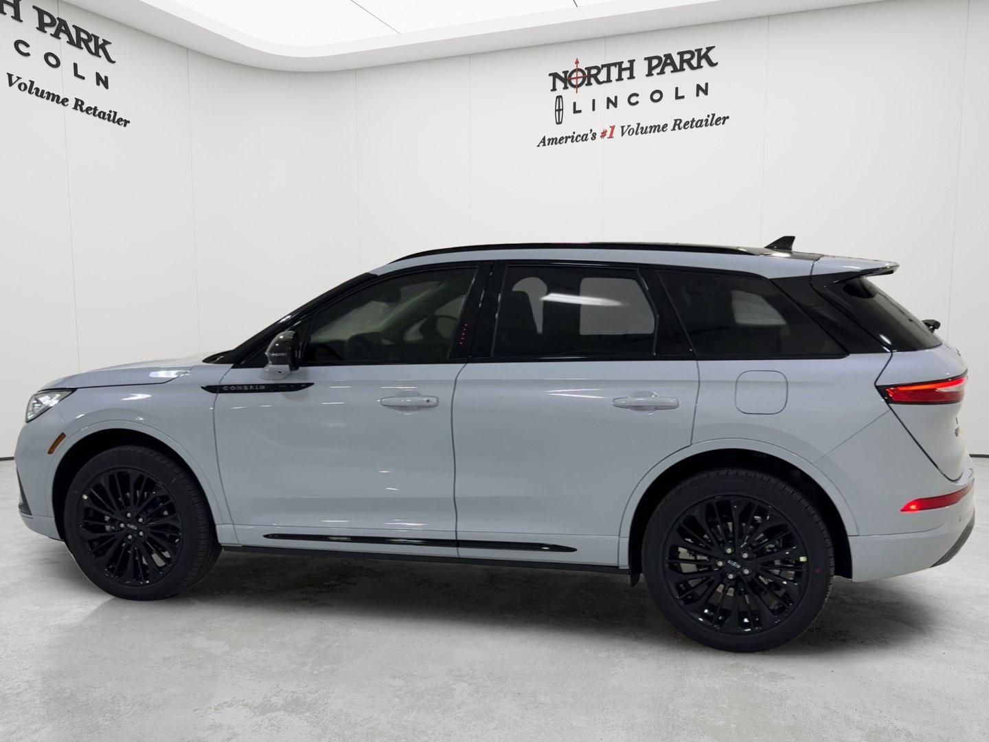 New 2026 Lincoln Corsair Reserve FWD image 7