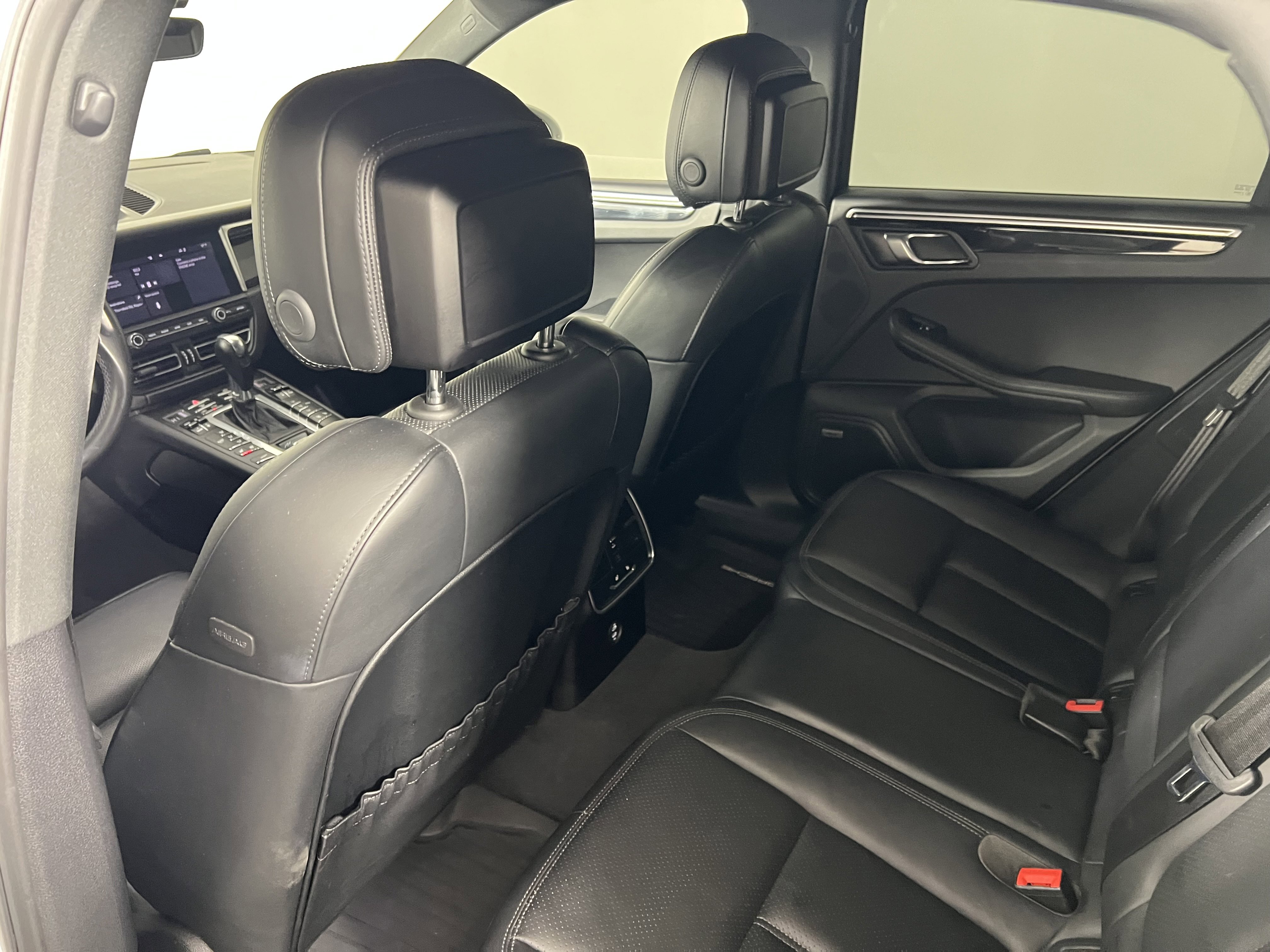 Used 2020 Porsche Macan S image 20