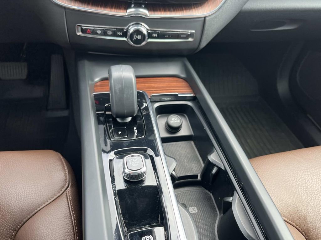 Used 2023 Volvo XC60 B5 Plus w/ Protection Package Premier image 35
