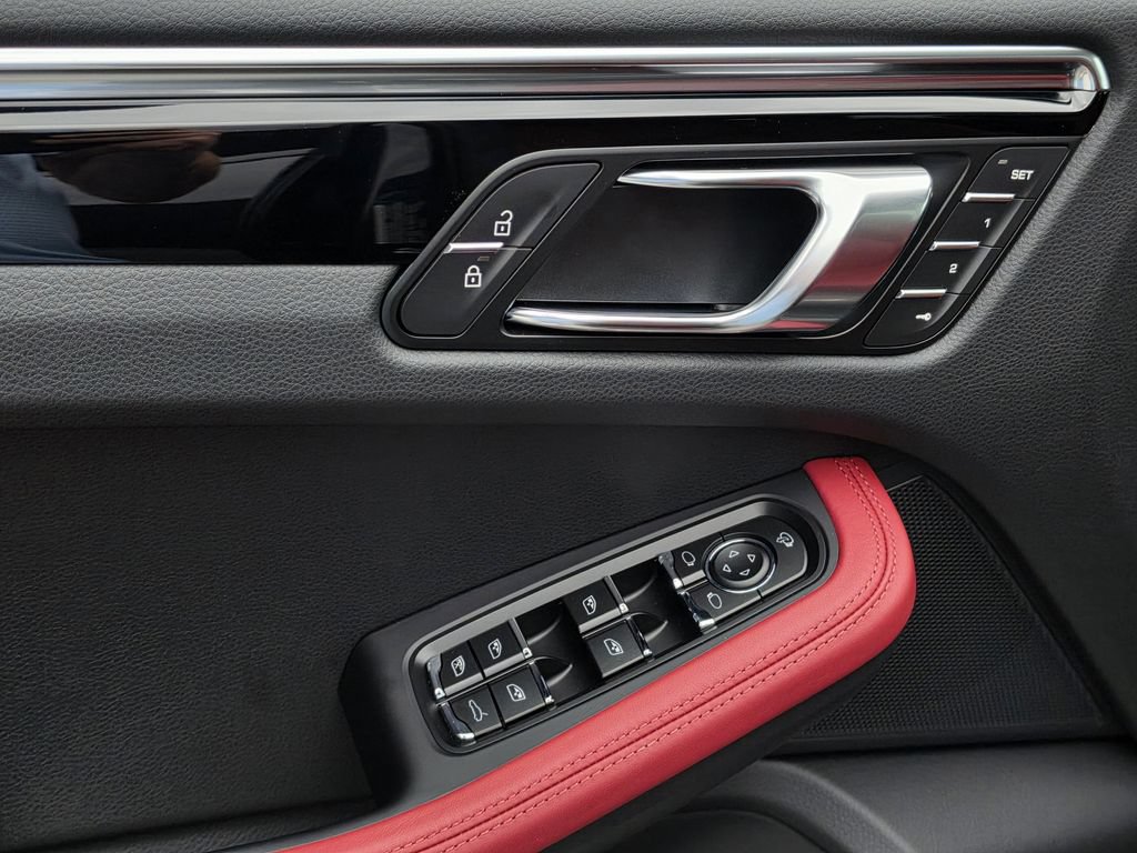New 2026 Porsche Macan AWD/4WD image 29