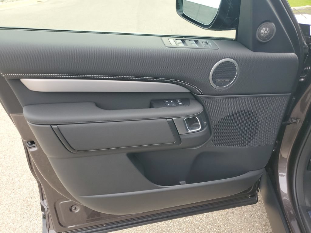 New 2026 Land Rover Discovery Dynamic SE AWD/4WD image 7