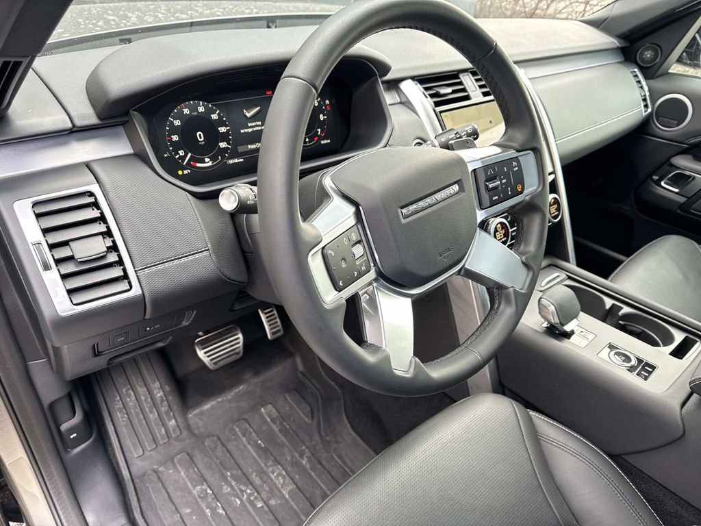 Certified 2025 Land Rover Discovery Dynamic SE AWD/4WD image 20