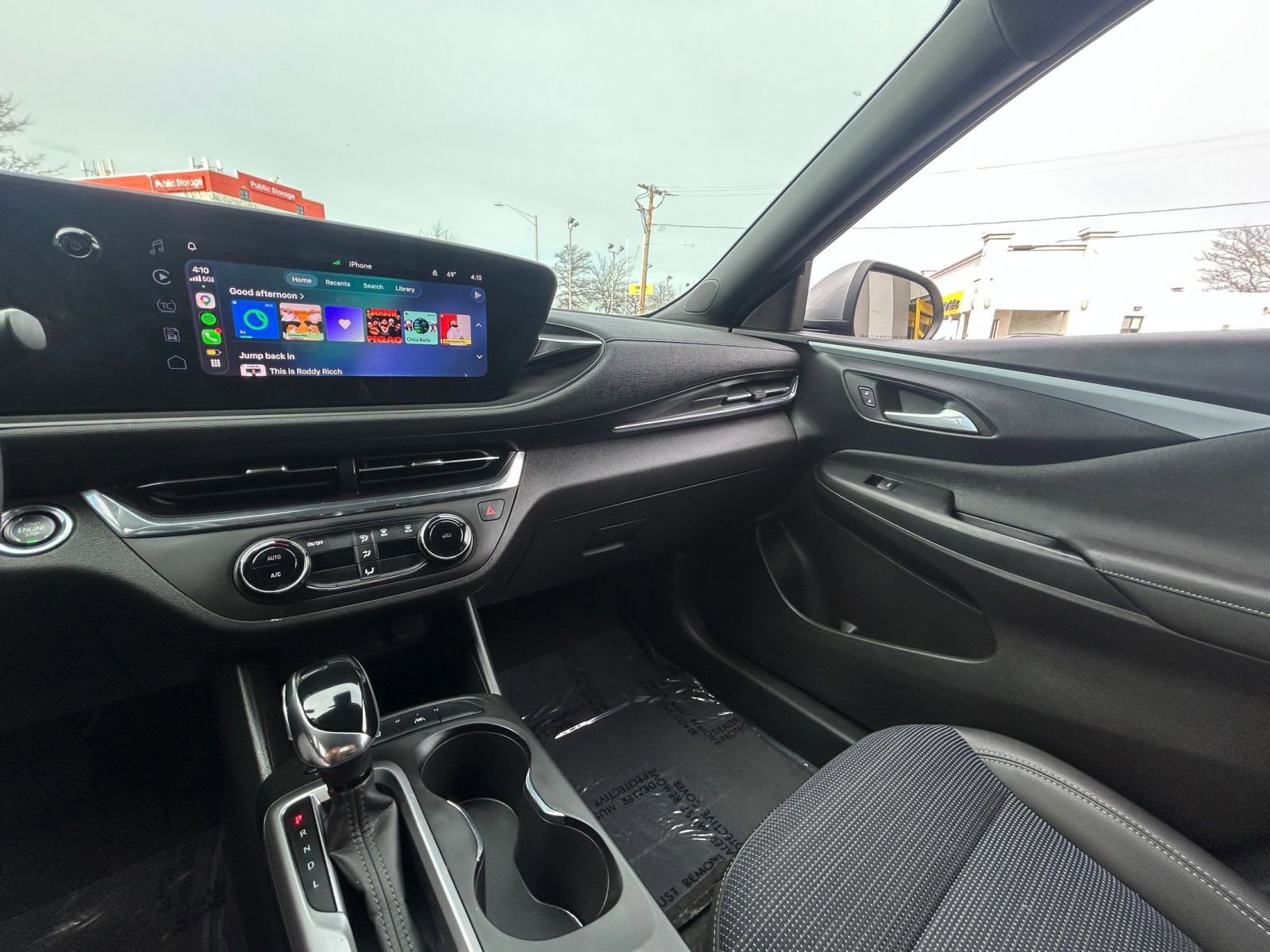 Used 2025 Buick Envista Preferred image 35