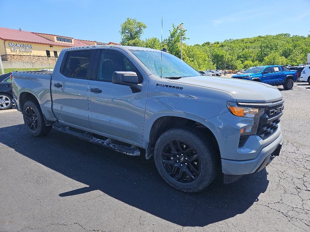 Used 2024 Chevrolet Silverado 1500 Custom w/ Turbomax Blackout Package AWD/4WD image 5